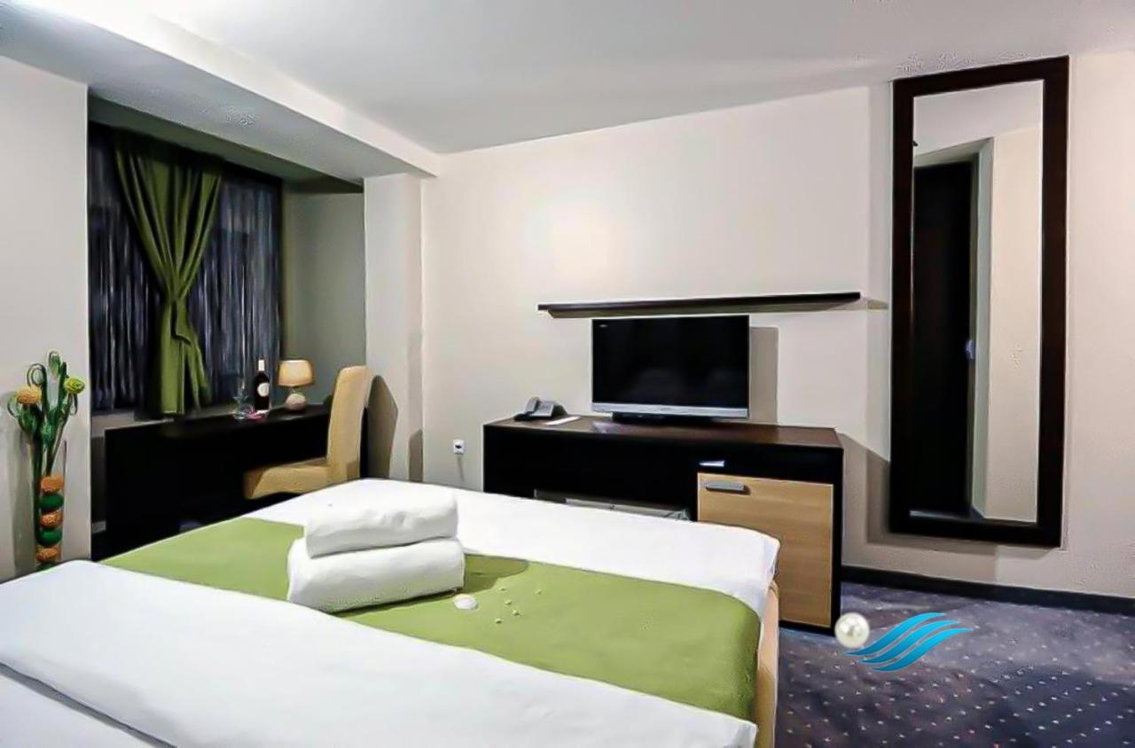 Biser Hotel Derventa Екстериор снимка