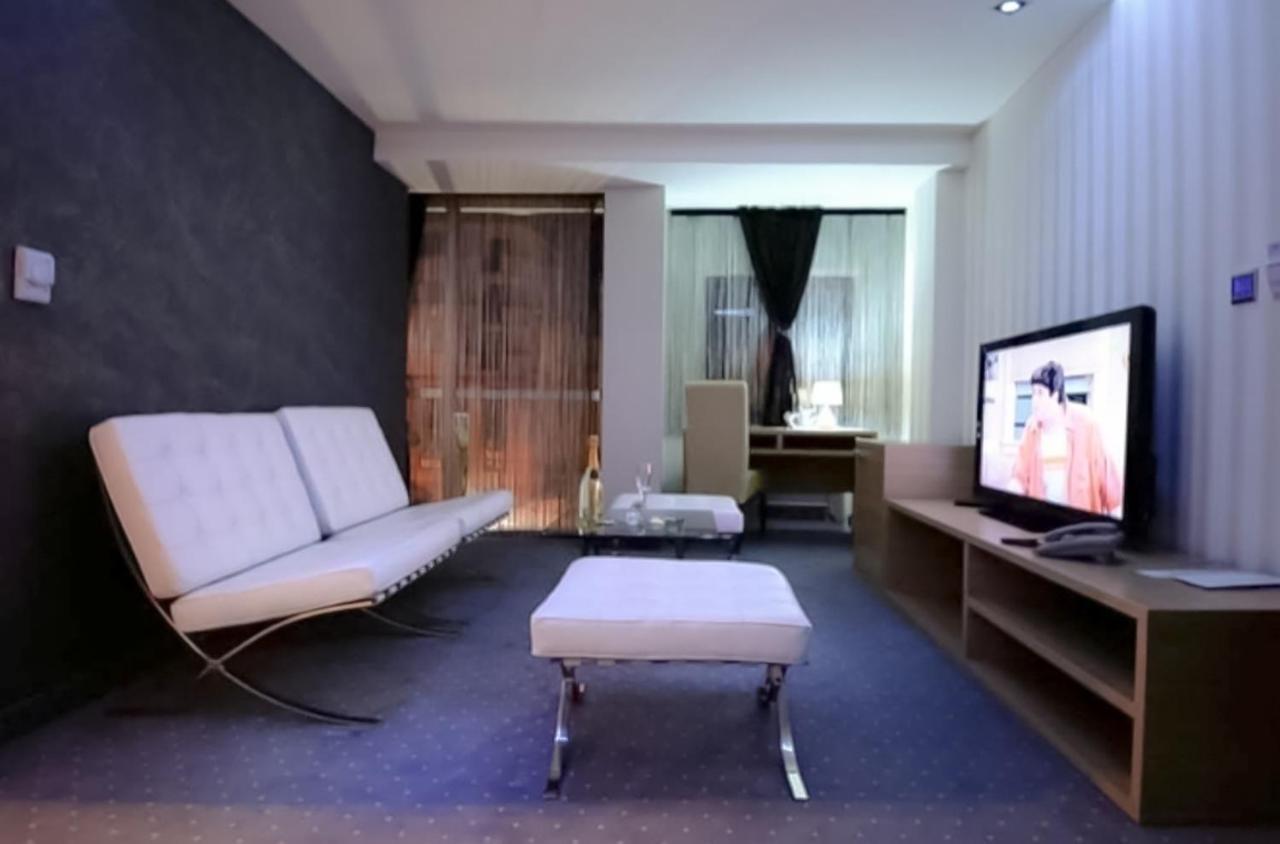Biser Hotel Derventa Екстериор снимка