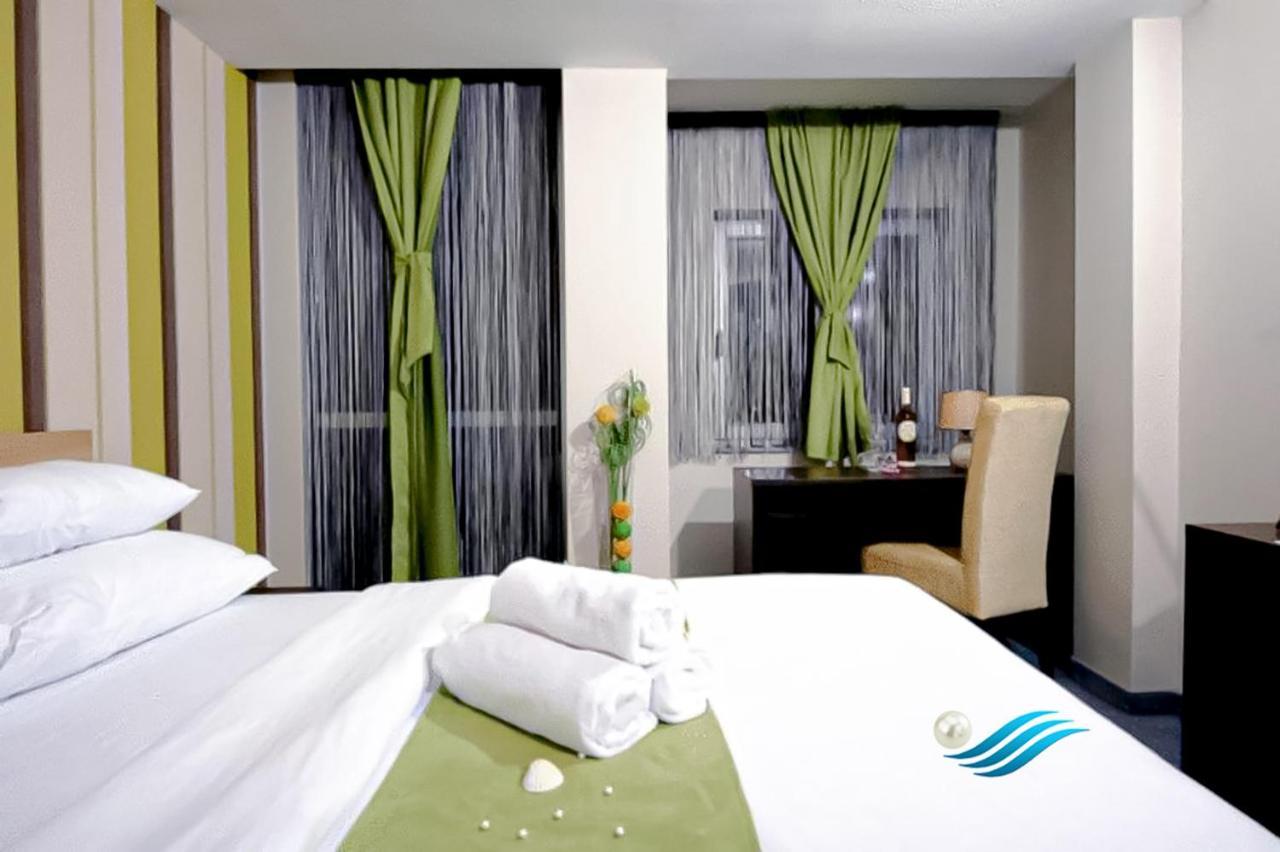 Biser Hotel Derventa Екстериор снимка