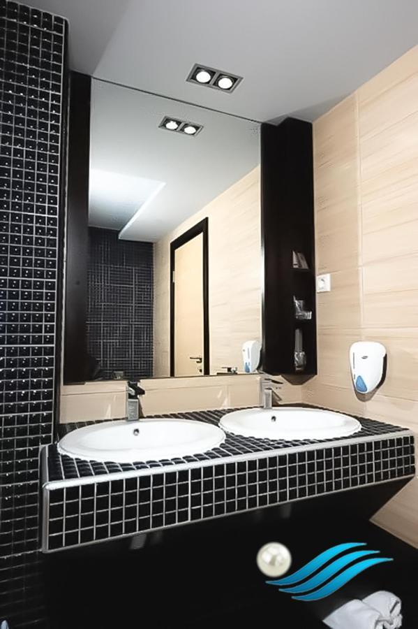 Biser Hotel Derventa Екстериор снимка